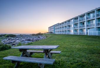 Beachfront Inn has Balcony rooms