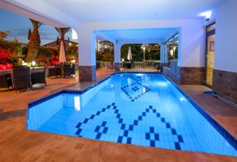 Garden allows 18 year olds to book a room