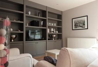 L appart Bousval has Balcony rooms