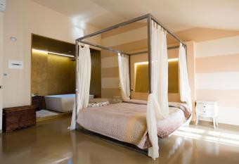 Alessi Hotel Trattoria allows 18 year olds to book a room