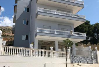 Vila Marina apartments allows 18 year olds to book a room