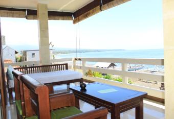 Solaluna Beach Homestay has Balcony rooms