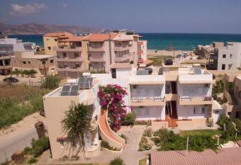 Yannis Apartments has Balcony rooms