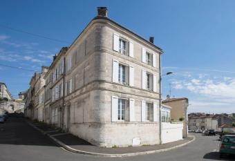 Chambres d H  tes Laferri  re, centre, calme, Clim has Balcony rooms