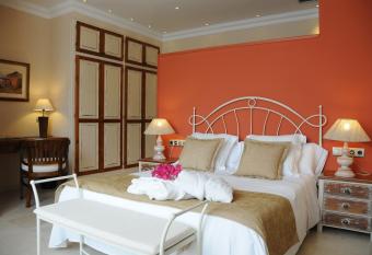 Hotel restaurant Ceferino has Balcony rooms