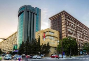 white horse hotel allows 18 year olds to book a room