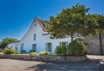 The Manor Coastal Hotel & Inn, Blakeney, Norfolk allows 18 year olds to book a room