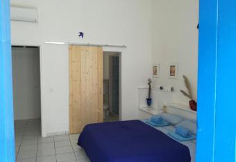 Mediterranea Guesthouse B&B has Smoking/Balcony rooms