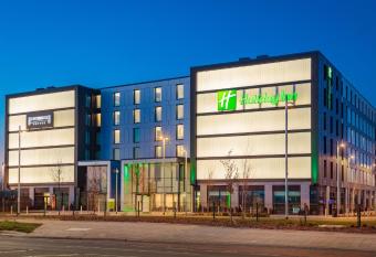 Holiday Inn London Heathrow - Bath Road, an IHG Hotel allows 18 year olds to book a room