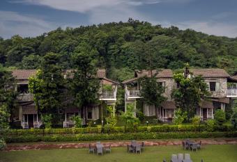 Wood castle Spa & Resort has Smoking/Balcony rooms