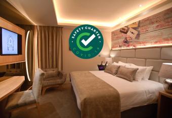 The Residence Hotel allows 18 year olds to book a room