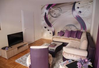 Apartman Aleksandar has Balcony rooms