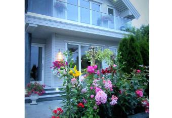 Villa Baneheia allows 18 year olds to book a room