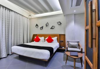 Keys Select by Lemon Tree Hotels, Gandhi Ashram, Ahmedabad allows 18 year olds to book a room