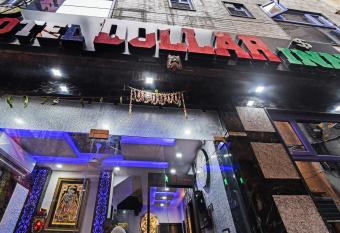 Hotel Dollar Inn allows 18 year olds to book a room