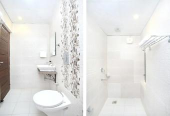 OYO Hotel Ska Hometel allows 18 year olds to book a room