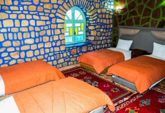 Riad Aslda has rooms with a private hot tub