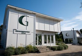 Greenporter Hotel allows 18 year olds to book a room