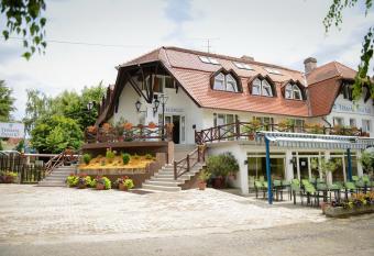 Thermal Panzi   Igal has Balcony rooms