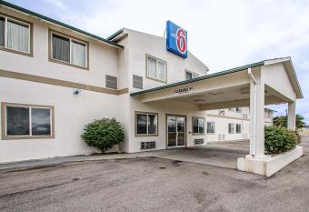 Motel 6 Nephi allows 18 year olds to book a room