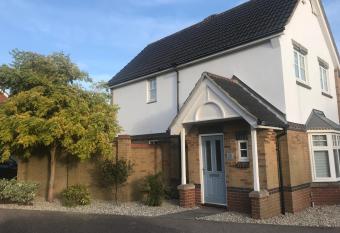 Eastbourne, Sovereign Harbour Holiday Home has Balcony rooms