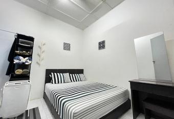 Bagan Lalang Homestay Sepang has Balcony rooms