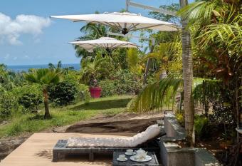 Bois Joli allows 18 year olds to book a room