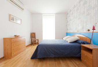 Hostal Montaloya allows 18 year olds to book a room