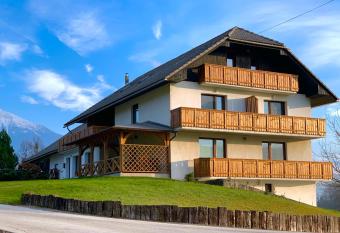 Apartments-Rooms Kocijancic has Balcony rooms