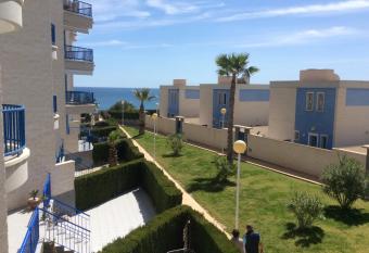 Luxe 1ste lijns appartement aan zee has Balcony rooms