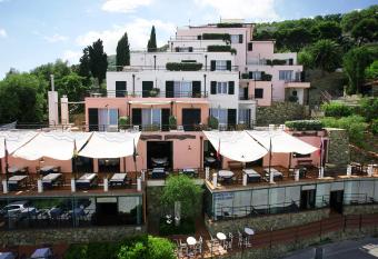 Residence Borgo San Sebastiano has Balcony rooms