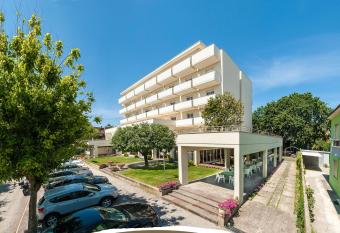 Hotel Le Querce has Balcony rooms