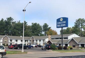 Cobblestone Hotel and Suites - Wisconsin Rapids allows 18 year olds to book a room