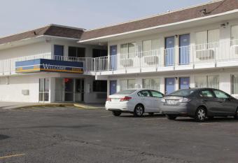 Motel 6 Goodland Ks has Smoking rooms