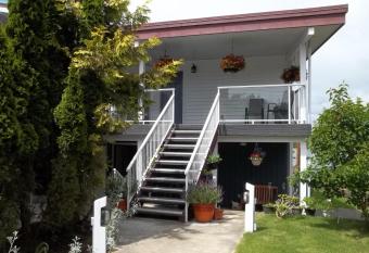 Bayshore Waterfront Inn has Balcony rooms
