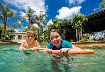 Tasman Holiday Parks - Hervey Bay allows 18 year olds to book a room