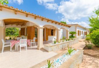 Casa Aina has Balcony rooms