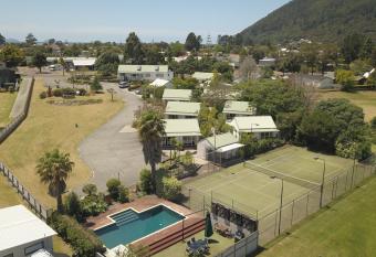 Pauanui Pines Motor Lodge allows 18 year olds to book a room