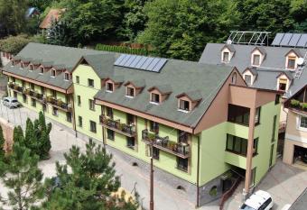 Horsk   hotel Eva has Balcony rooms