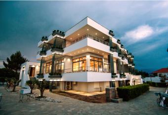 Hotel Golden Sun has Balcony rooms