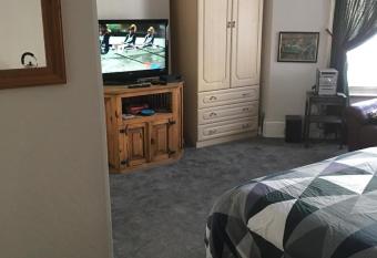 OYO The Barley House allows 18 year olds to book a room