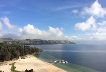 El Arca de Noah allows 18 year olds to book a room