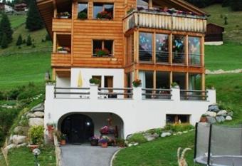 Chalet Sunn  schyn has Balcony rooms