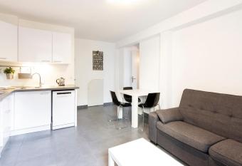 BNB RENTING Chez Dominique - 1 chbre 2-4pers Centre Antibes Migrainier allows 18 year olds to book a room