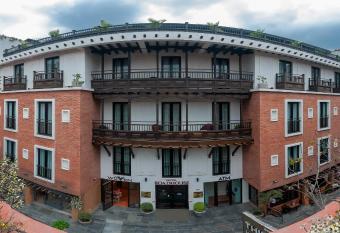 Hotel Roadhouse has Balcony rooms