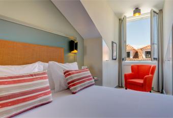 Vincci Baixa allows 18 year olds to book a room