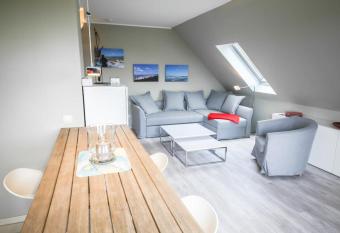 Ferienwohnung Hideaway allows 18 year olds to book a room