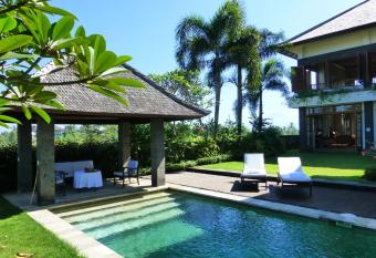 Villa Kawan has Balcony rooms