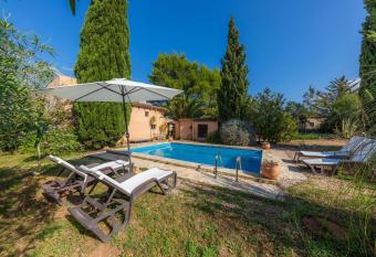 Finca Es Pujol has Balcony rooms