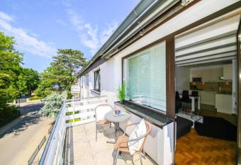 Ferienwohnung Sandburg allows 18 year olds to book a room